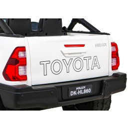 Toyota Hilux na akumulator dla dzieci Biały Pickup + Napęd 4x4 + Pilot + 2 bagażniki